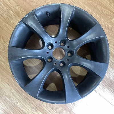 BMW 525i 528i 530i 535i 545i 550i 2005-2010 18"x9 factory OEM REAR wheel rim - Image 1 of 4