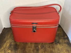 Sears Featherlite Red Train Vanity Case Vintage Luggage - No Keys - Picture 1 of 12