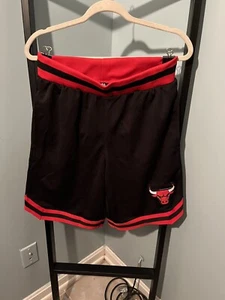 Men’s Authentic Nba Chicago Bulls Shorts size medium - Picture 1 of 8