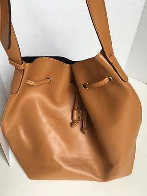 Bolso Cubo SOLE SOCIETY Nevin Camel Cuero Vegano Cordón  Foto 1 de 4