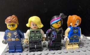4 Lego minifigurines Lucy 3 other woman figures - Picture 1 of 2