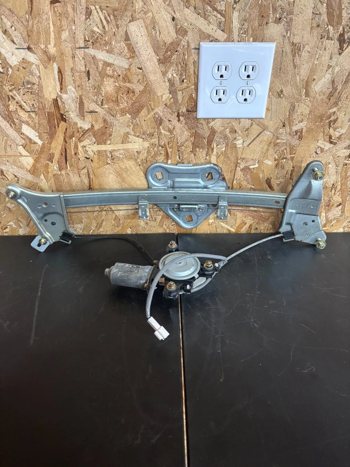 TOYOTA SOLARA 1999-2003 REGULADOR VENTANA PUERTA DELANTERA DERECHA OEM Foto 1 de 2