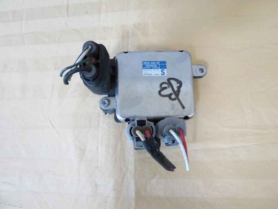 07-18 Lexus es350 Toyota Avalon Cooling Fan Control Unit 89257-30060 499300-3290 — 第 1/4 张图片