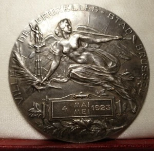 1923 rare Belgium 68mm Medal Spain queen visit brussels - Picture 1 of 2