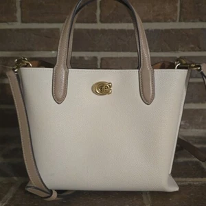 Bolso de Mano Coach Willow 24 en Bloques de Color Blanco - Imagen 1 de 8