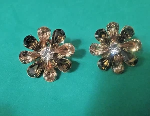 Vintage Miriam Haskell goldfarbene & lila Glas Clip Ohrringe. 1 1/4" - Bild 1 von 6
