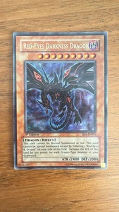 Yu-Gi-Oh! Red-Eyes Darkness Dragon SD1-EN001 1st Edition Englisch Ultra Rare - Bild 1 von 9