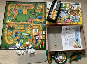 The Simpsons Game Of Life Edition MB Games Family Fun - Picture 1 of 15