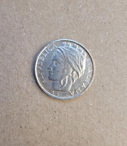Moneta 100 Lire 1994 Italiana Turrita con ERRORE DI CONIO ASSE SPOSTATO - Foto 1 di 6