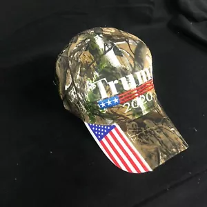 Trump 2020 sombrero de camuflaje bandera americana en ala hace que america sea excelente envío gratuito - Imagen 1 de 4