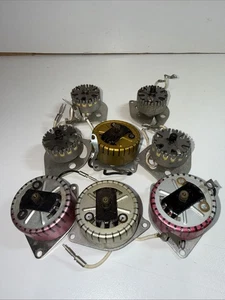 8x Vintage SANGAMO Clock Motor 200-250v-50 Untested Job Lot (10-25) - Foto 1 di 2