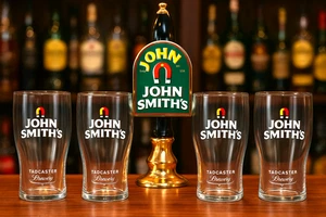 Juego de 4 vasos de pinta John Smith's mercancía oficial - vaso tamaño 1 pinta NUEVO - Imagen 1 de 9