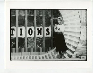 Wheel Of Fortune-Vanna White-8x10-B&W-Still - Picture 1 of 1