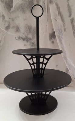 NUEVO Hyde & Eek! Exhibición de cupcakes/regalos de telaraña de metal negro de Halloween de 2 niveles Foto 1 de 4