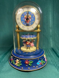 Avon Geschenksammlung 1997 Nussknacker musikalisches Jubiläum Glas Kuppel Uhr Neu im Karton - Bild 1 von 21