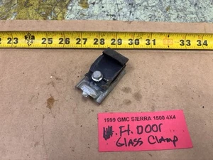 1999-2002 GM 1500 Front Door Glass Clamp Retainer - Picture 1 of 13