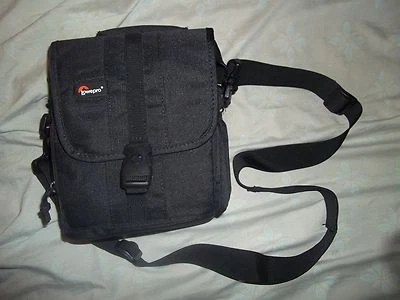 Lowepro Adventura 140 Camera Bag - Image 1 of 3