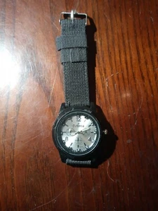Dobroa Uhr schwarz - Bild 1 von 4