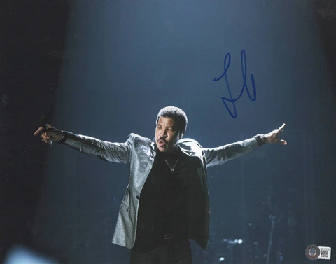 LIONEL RICHIE SIGNED 11X14 PHOTO AUTHENTIC AUTOGRAPH BECKETT BAS Cover