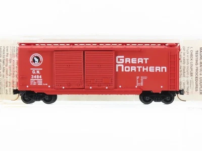 N Scale Micro-Trains MTL 23210 GN Great Northern 40' Circus Box Car #3484 - Image 1 of 4