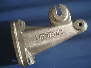 Mercedes Benz M110 M123 engine mounting bracket 1232230204 OEM NOS 280 250 280CE - Bild 1 von 4