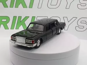 ZIL 117 Limousine Saratov 1/43 Nero - Foto 1 di 4