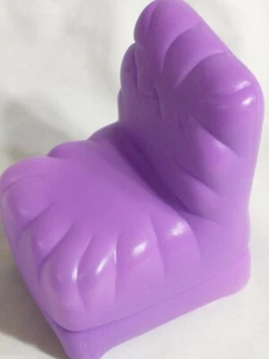 VINTAGE 1993 BARBIE DREAM HOUSE FURNITURE PURPLE PLASTIC CHAIR E5 - Image 1 of 4