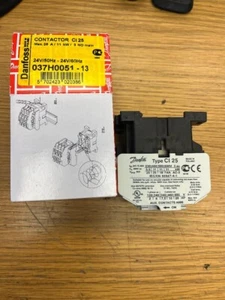 DANFOSS #037H0051-13 24V/0HZ-24V/60HZ CONTACTOR C125 MAX 25 A/11/3 NO MAIN - Picture 1 of 8
