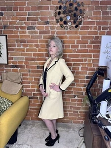 Vintage Womens Style Beige Tweed Blazer Jacket Black Trim - Picture 1 of 10