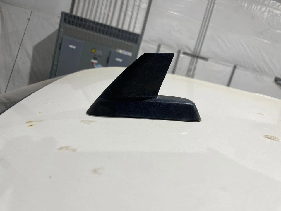 GMC Sierra 2500 2007-2014 mástil de antena GPS montado en el techo negro Foto 1 de 1