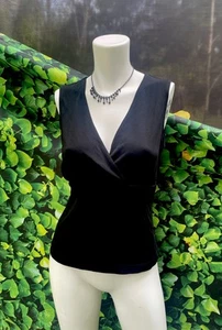 Isabella Bird schwarzes ärmelloses Top Damen Größe M Schlitz Wickeloptik vielseitig Vintage - Bild 1 von 6