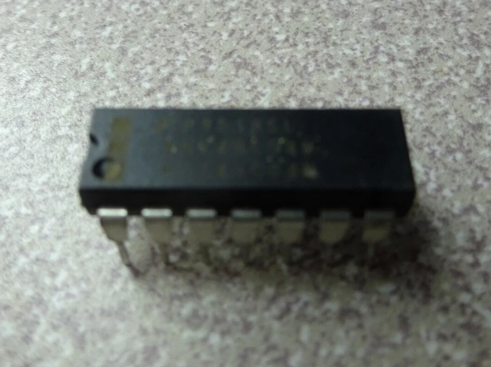 Лот из 2, MM74HC04N шестигранный инвертор, интегральная схема - Изображение 1 из 1