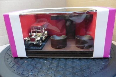 EXCELLENT LESNEY MATCHBOX GIFTWARE YESTERYEAR ROLLS ROYCE PIPE STAND & COVER - Image 1 of 4