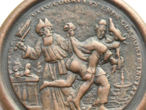 Antique,Priest spanking a bared woman, satirical bronze medal 56mm/dia - Imagen 1 de 4