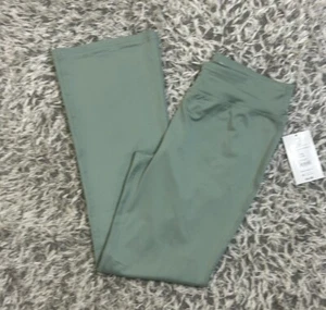 Athletic Works Flare Legging Athleisure Jogger Pants Girls Size XXL (18) Green - Picture 1 of 10