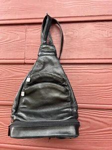 RARE! Perlina Black Soft Leather Zipper Backpack Purse Modern Chic UNISEX - Picture 1 of 8