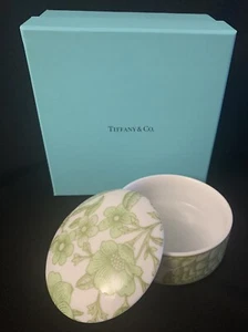 TIFFANY & CO Ceramic Trinket Box ~ CLINIQUE Green & White Floral Made Japan - Picture 1 of 5