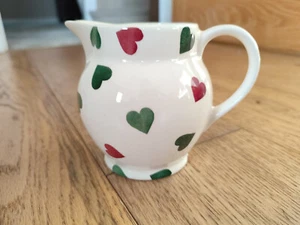 NEW Emma Bridgewater 1/2 pint jug Red & Green Hearts Christmas spongeware - Picture 1 of 1