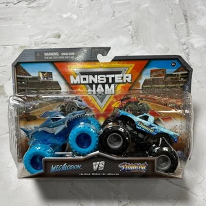 NUOVO Monster Jam MEGALODON Vs HOOKED camion pressofuso 1:64 doppio down showdown - Foto 1 di 8