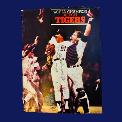 Detroit Tigers AUTOGRAPHED 1985 SCORE BOOK & PROGRAM SIGNED by Yankees Mattingly - Image 1 of 4