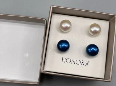 Boxed 2 Pair HONORA Stainless Steel Cultured Pearl Studs 9mm Dark Blue, White - Image 1 of 2