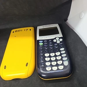 TI-84 Plus graphischer Taschenrechner - mit Hüllen - getestet & funktionsfähig #49 - Bild 1 von 4