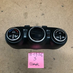 2020-2024 HYUNDAI VENUE DASH A/C HEATER CLIMATE TEMPERATURE CONTROL 97250-k2390 - Picture 1 of 7