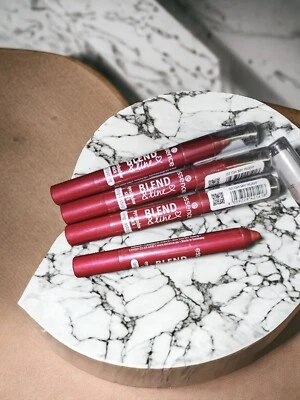 Essence Lidschattenstift 1x Blend & Line 02 Oh My Ruby Glanz Lidschatten Top - Bild 1 von 4