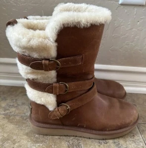 UGG S/N 1005380 Women's Tan Cream Fur 3 Buckle Leather Boots US Size 8 - Picture 1 of 8