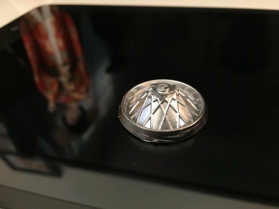 吉尔伯特玩具阿斯顿·马丁 DB5 詹姆斯·邦德 007 轮毂盖复制品零件 — 第 1/1 张图片