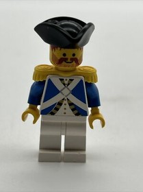 Lego PI063 Pirate Minifigure Imperial Soldier Officer 6251 6259 6276 6265 6267