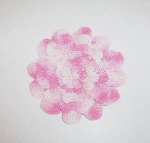 Aplique de flores de mamá de 5 capas tonos pastel rosa ganchillo costura grande - Imagen 1 de 2