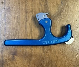 Carter Enterprises Solution Archery Hinge Release With Safety - Picture 1 of 4