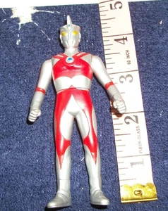 Vintage Bandai Ultraman Ace 5" Action Figure (2002) Clean with minor scuffs - Picture 1 of 2